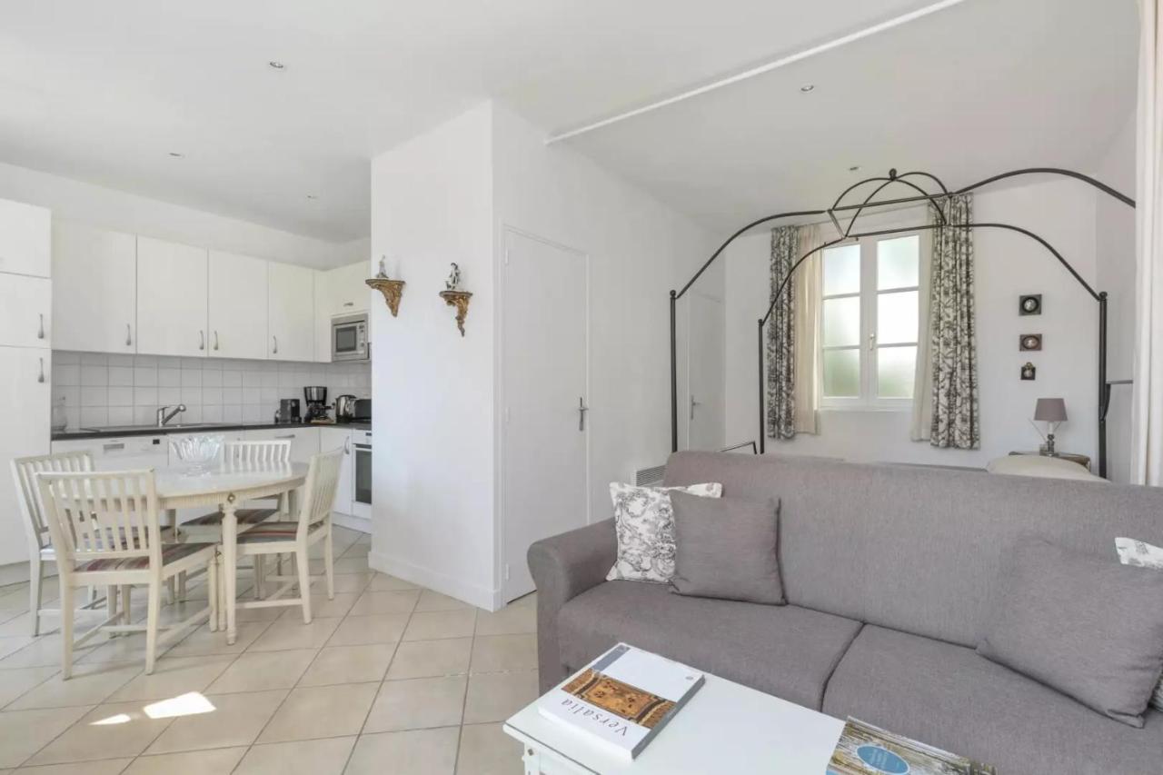 La Terrasse De Mademoiselle Apartment Versailles Exterior photo